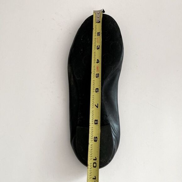 Tory Burch Iconic Black Leather Flats Silver Tone Logo Plate sz 8 Luxury Elegant - Picture 11 of 13